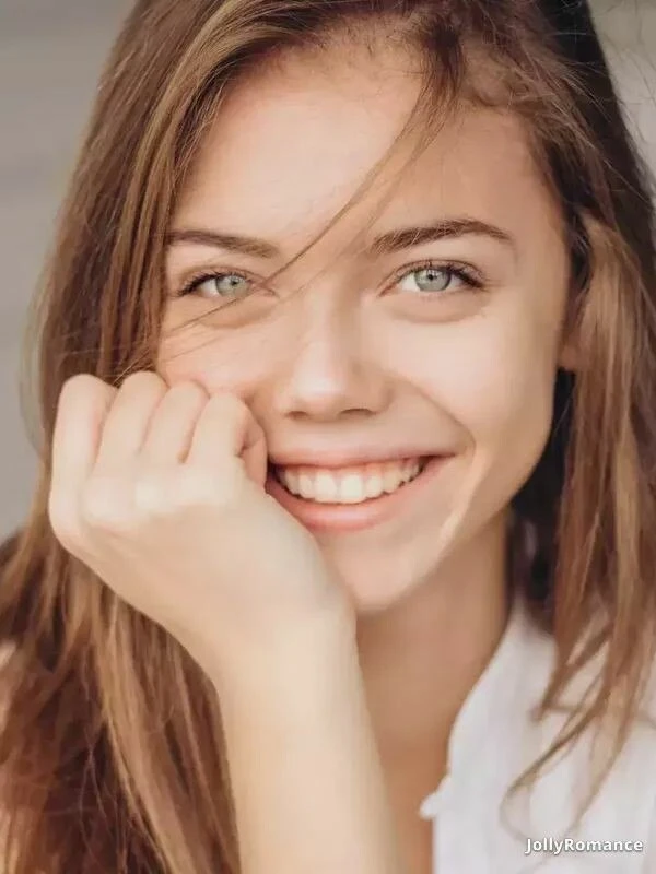 Alina Profile image 4