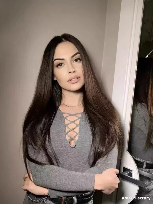 Juliya Profile image 1