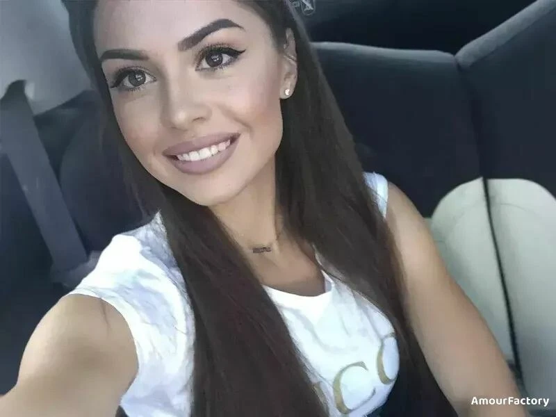 Juliya Profile image 2