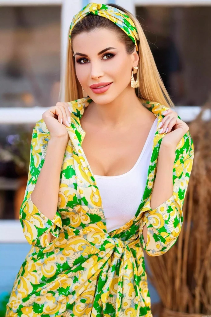 Yasmin Profile image 1