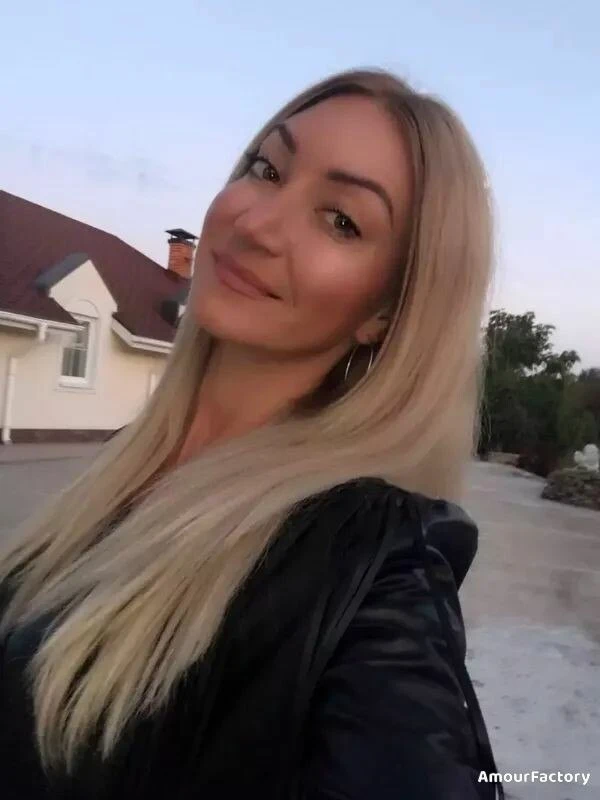 Ksenia Profile image 3