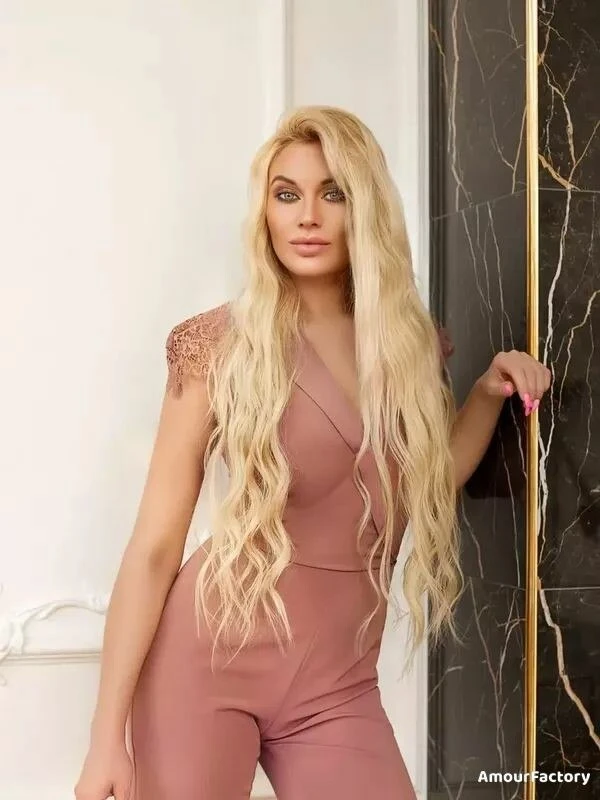 Yuliia Profile image 3