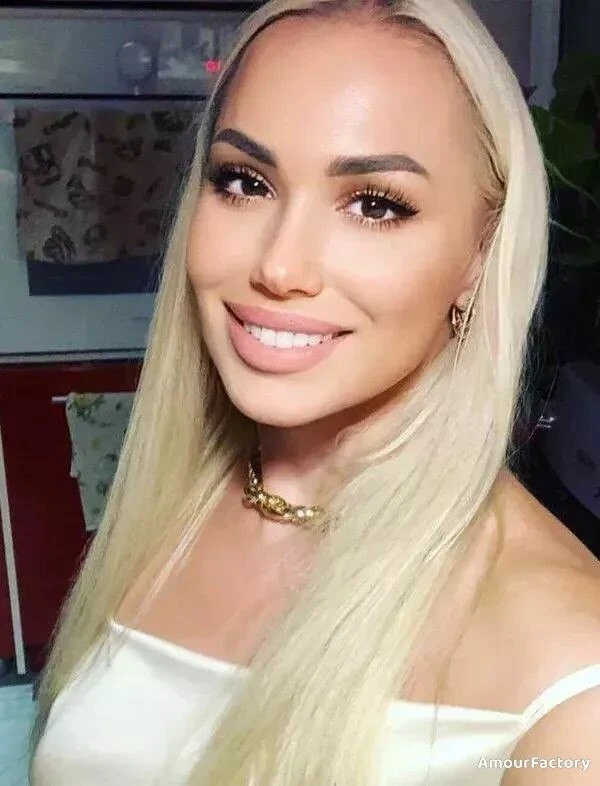 Yuliia Profile image 4