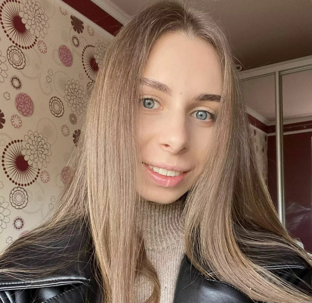 Alexandra Profile image 3