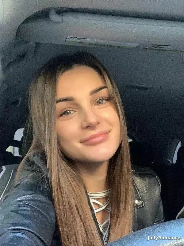 Anna Profile image 2