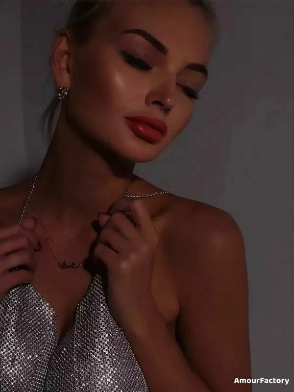 Oksana Profile image 3