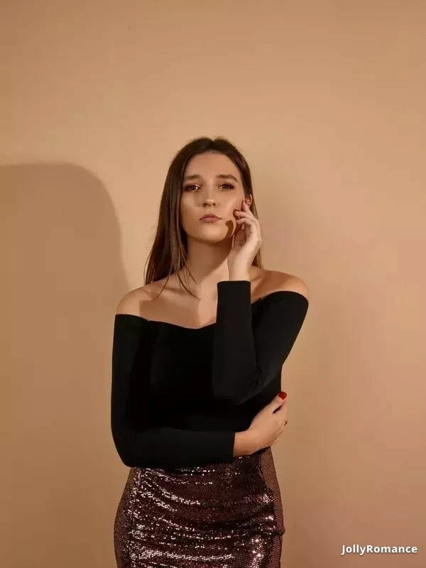 Julia Profile image 2