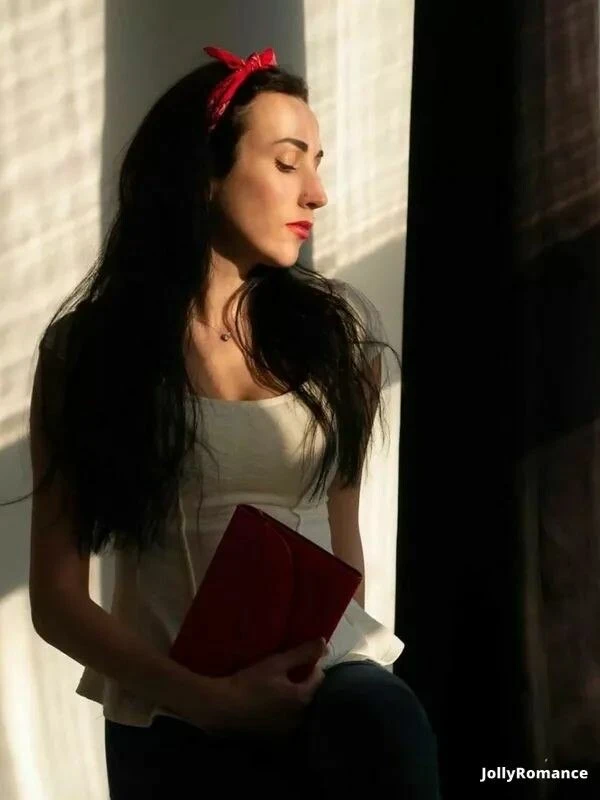 Nadiia Profile image 3