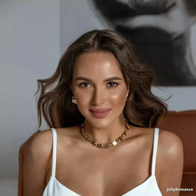 Yana Profile image 1