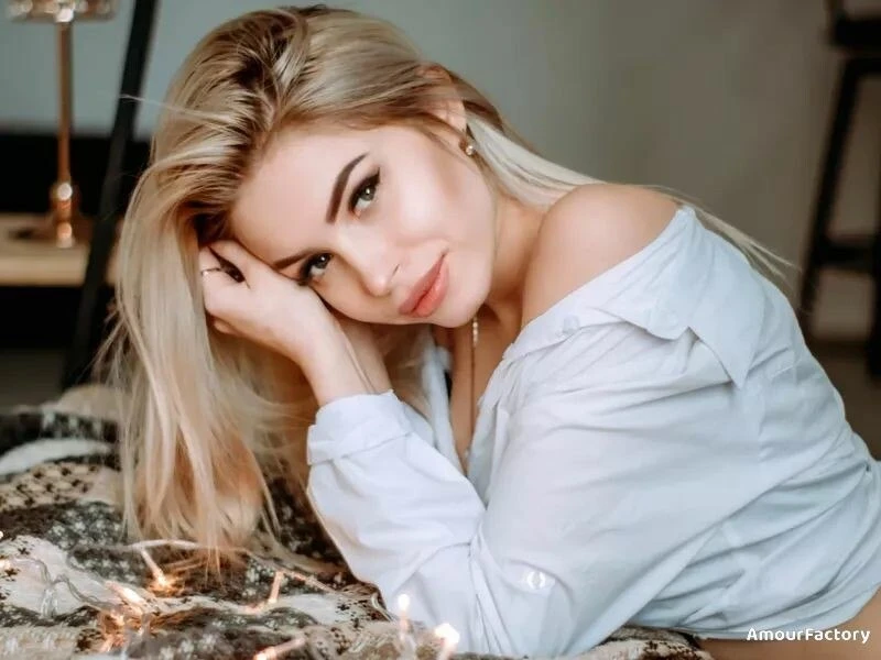 Yana Profile image 3