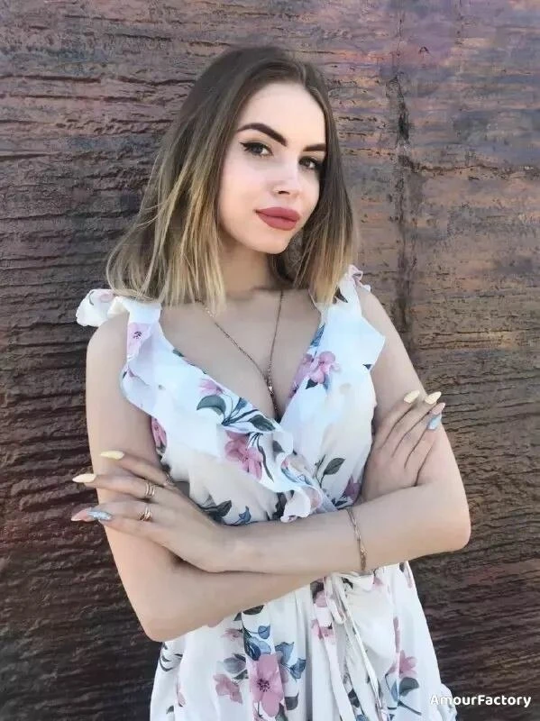 Yana Profile image 4