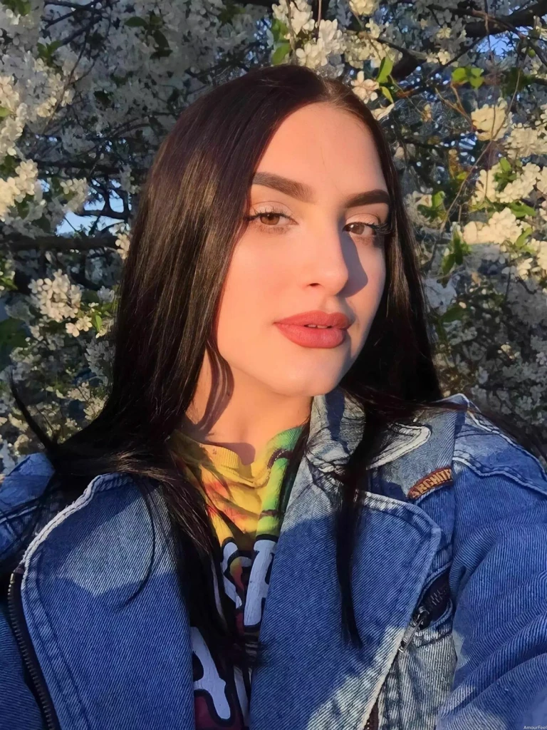 Maria Profile image 3