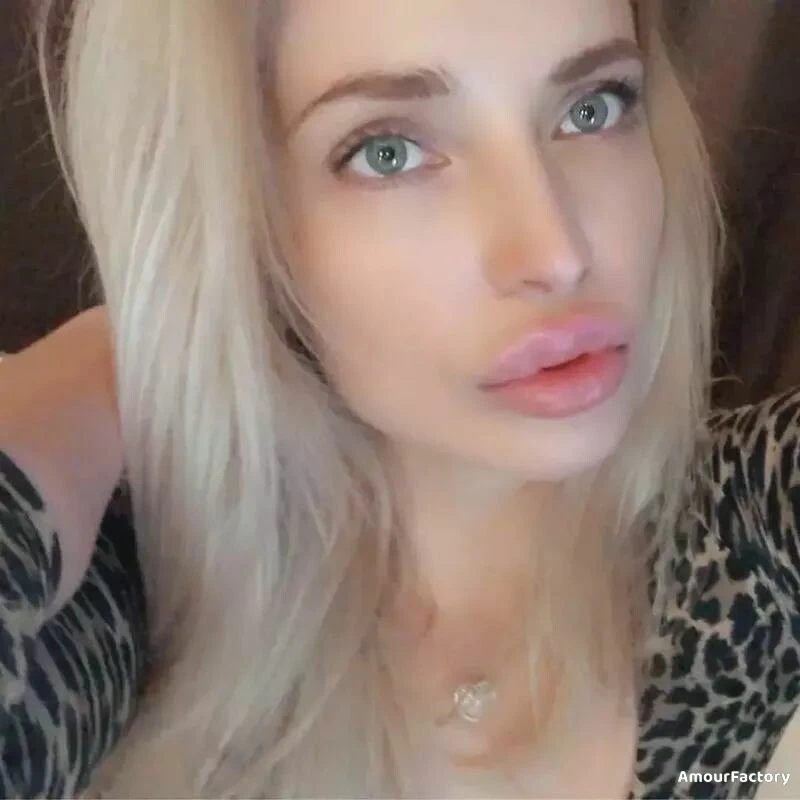 Aliona Profile image 2