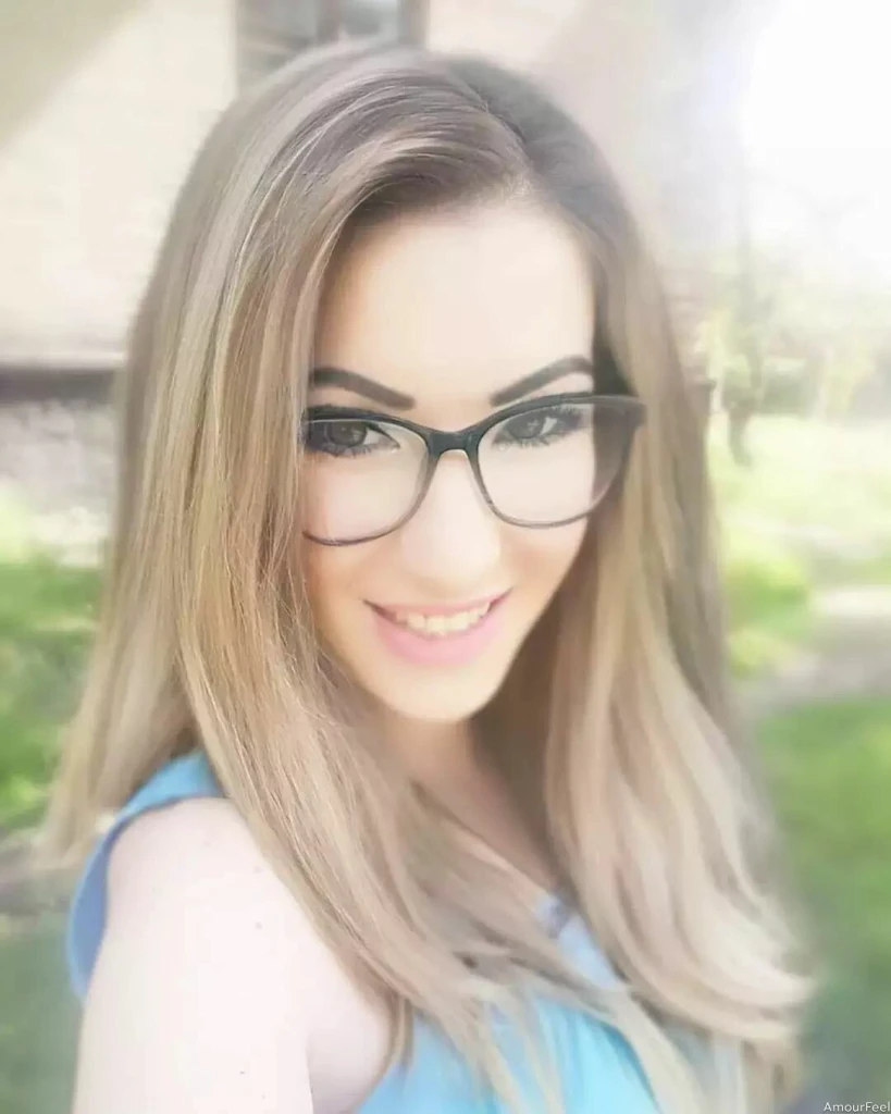 Alona Profile image 4
