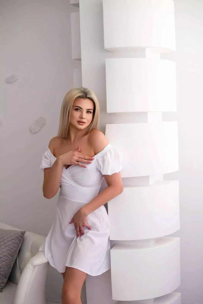 Karina Profile image 3