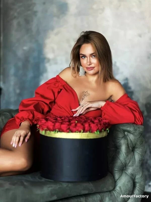 Olena Profile image 3