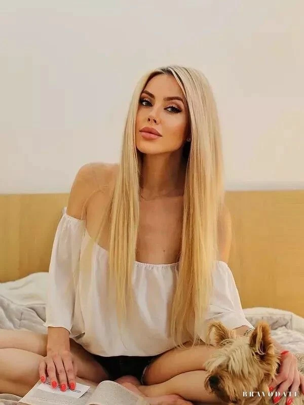 Veronika Profile image 3