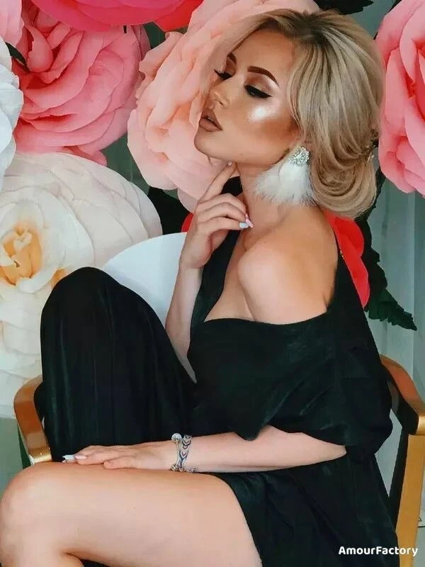 Valeria Profile image 1