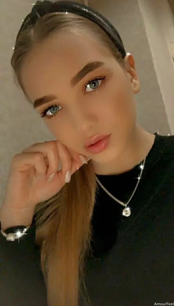 Anna Profile image 4