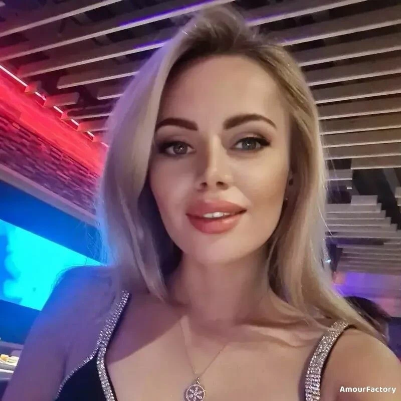 Julia Profile image 3