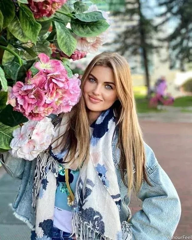 Oksana Profile image 2