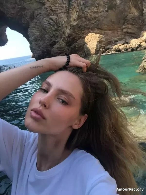 Ilona Profile image 4