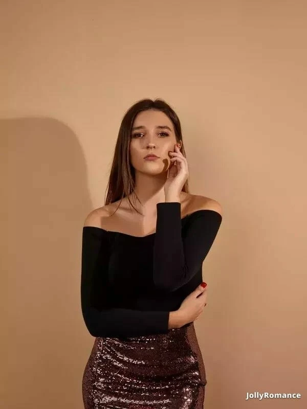 Aleksandra Profile image 2