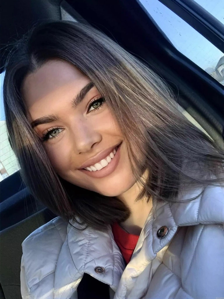 Alina Profile image 2