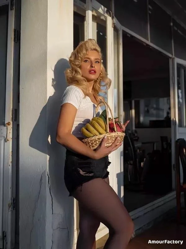 Karolina Profile image 3