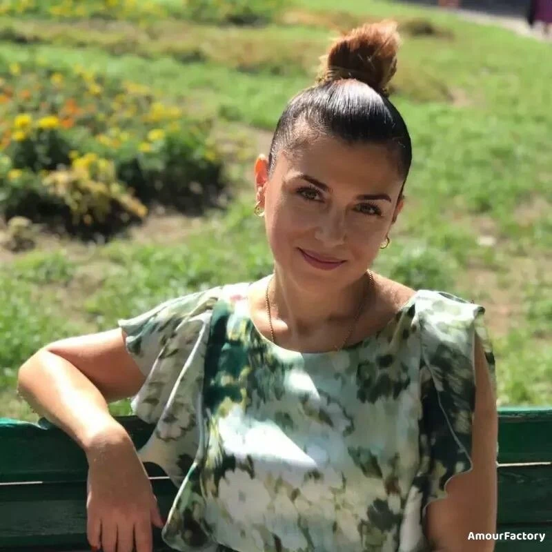 Larisa Profile image 4