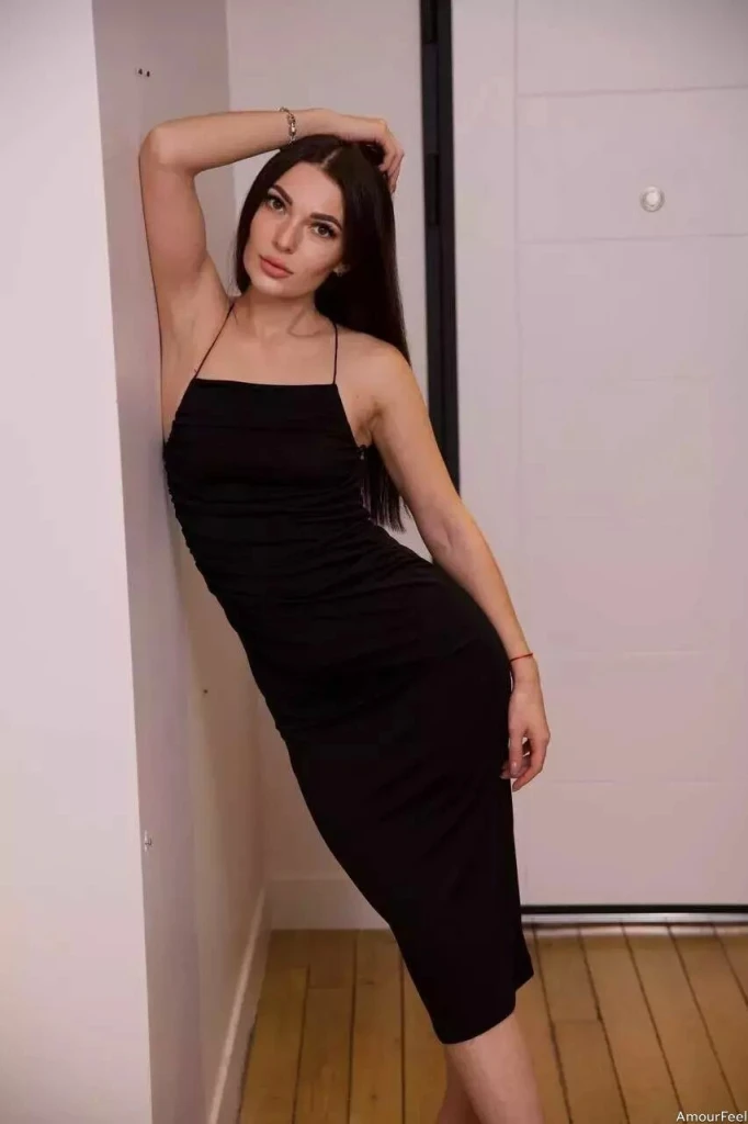 Alina Profile image 4