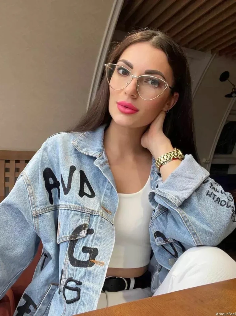 Alina Profile image 1