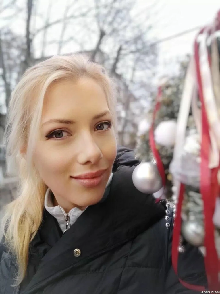 Alona Profile image 4