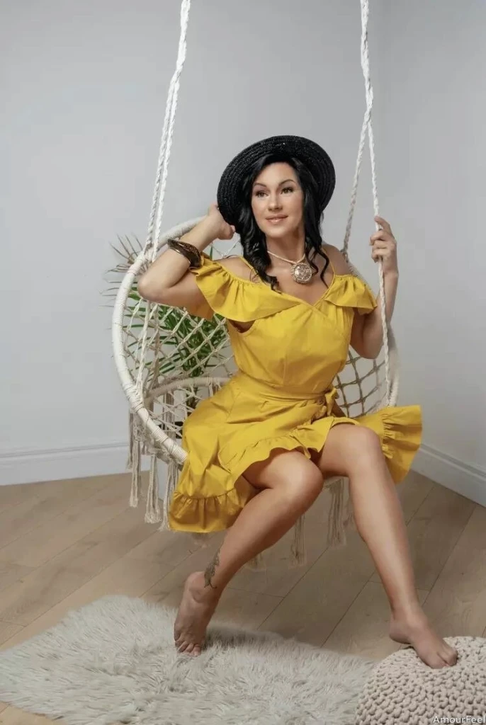 Lesya Profile image 2