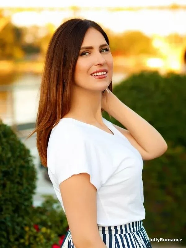 Julia Profile image 4