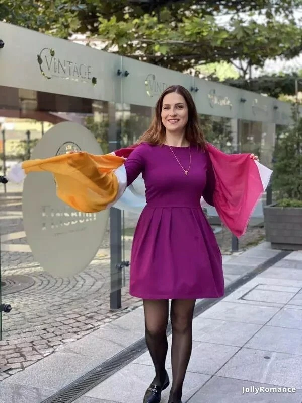 Julia Profile image 1