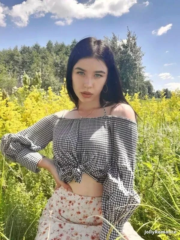 Julia Profile image 4