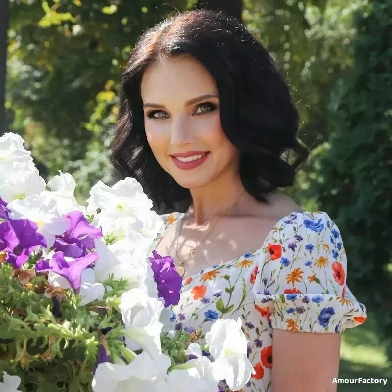 Olexandra Profile image 1