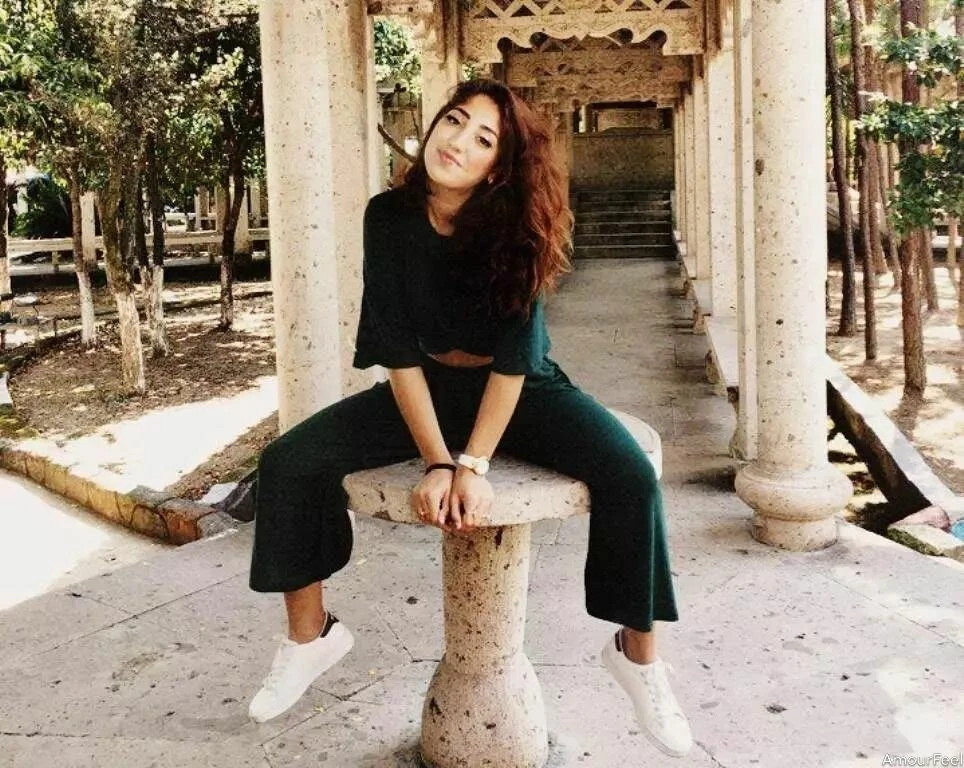 Alona Profile image 1