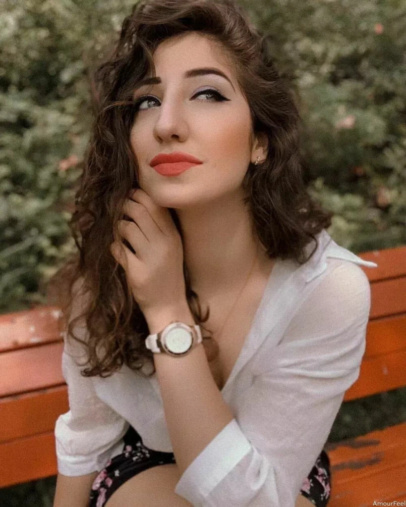 Alona Profile image 3