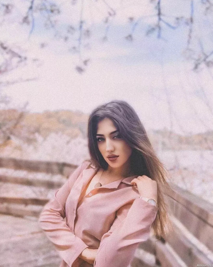 Alona Profile image 2