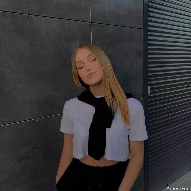 Olena Profile image 1