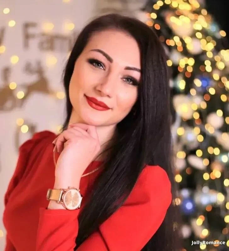 Elena Profile image 4