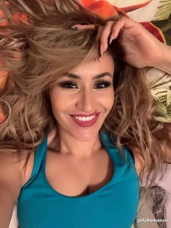 Anna Profile image 3