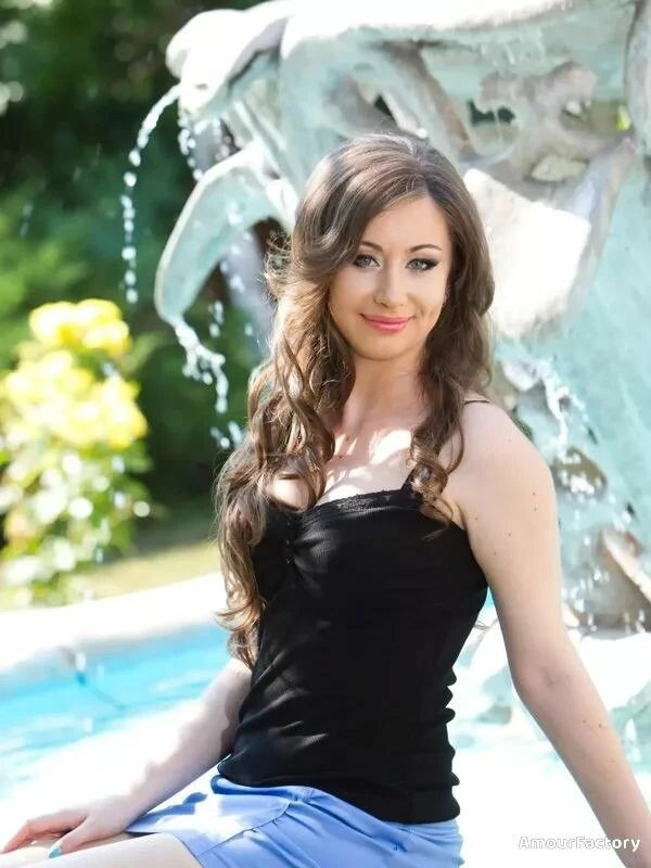 Karina Profile image 4