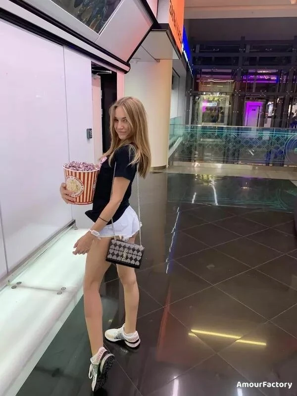 Lyudmila Profile image 4