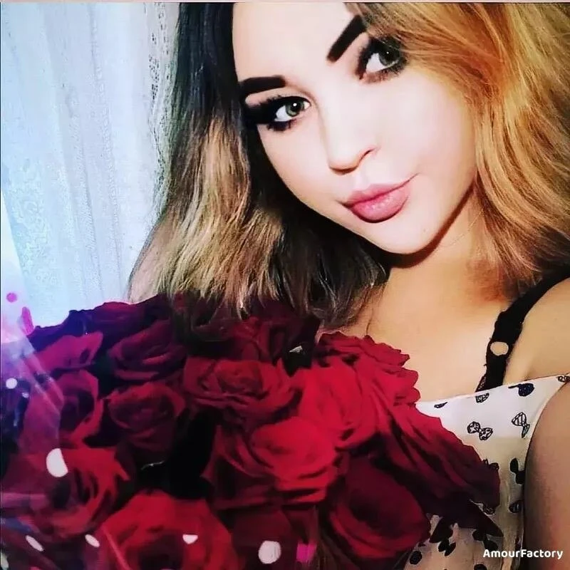 Julia Profile image 2