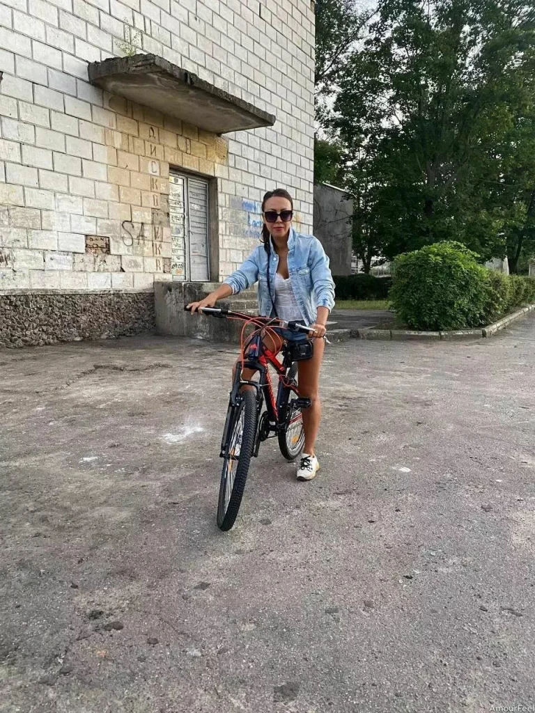 Ilona Profile image 2