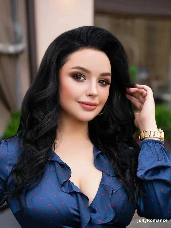 Veronika Profile image 1