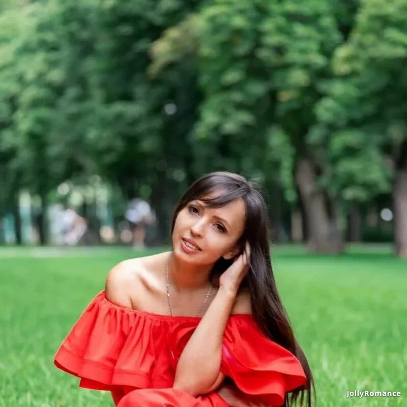 Christina Profile image 4